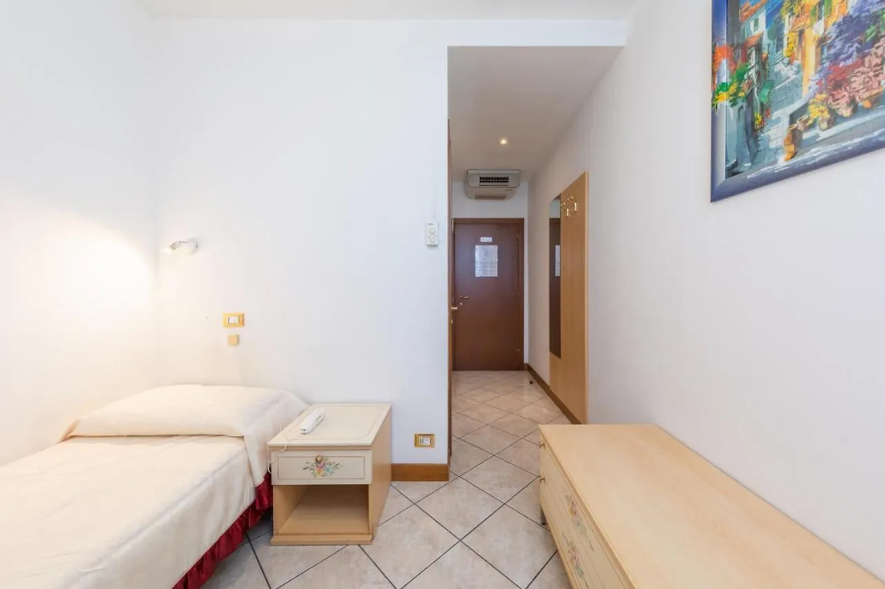 B&B New Aurora Venice Marghera 0*,  Italië